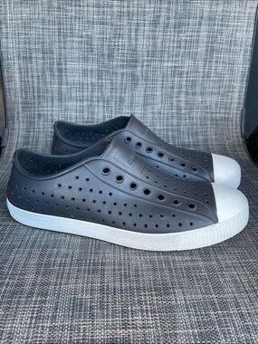 Native Shoes Jefferson Slip-On Sneakers Sugarlite Jiffy Black White Men’s 11